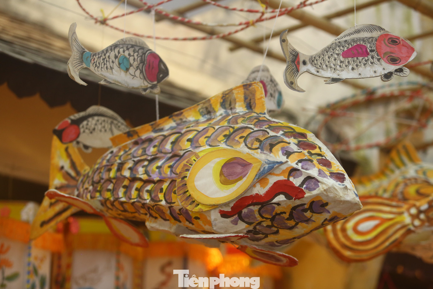 Nổi bật nhất là đèn cá chép hóa long, đèn cá chép trông trăng, đèn cua sống, đèn cua chín, đèn thỏ, đèn bướm...