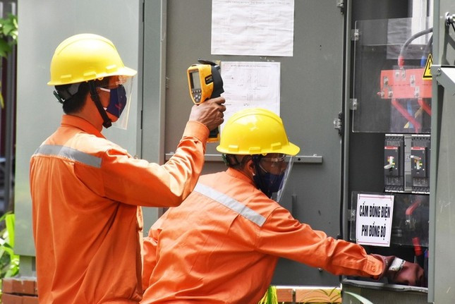 Giá điện sẽ được tính cả các khoản lỗ chưa được bù đắp của EVN.