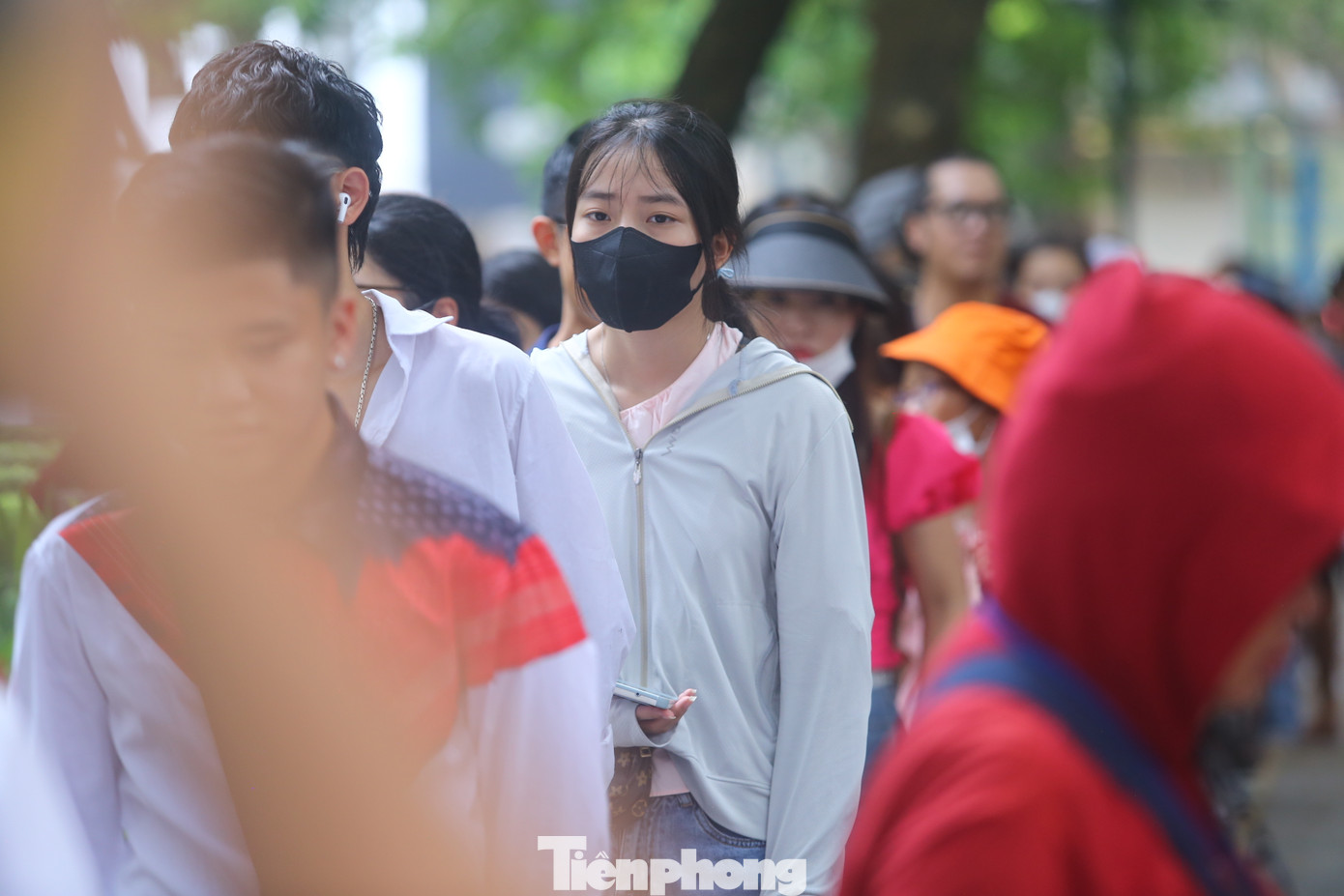 Tuyến City tour của Tổng công ty vận tải Hà Nội gồm 3 xe vận chuyển miễn phí: Biển kiểm soát 29B19658; 29B19906 và 29B19688. Thời gian xuất phát từ 9h - 17h30, cứ 30 phút sẽ có một chuyến. Mỗi chuyến xe kéo dài khoảng 70 phút với điểm đầu và cuối hành trình là Nhà hát Lớn Hà Nội. Dự kiến mỗi ngày tuyến này chạy 18 chuyến xe, với số lượng 44 vé miễn phí/chuyến