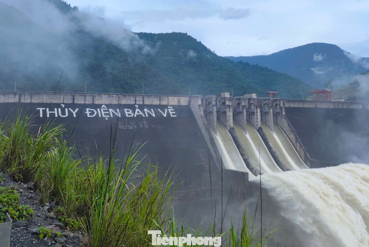 Thủy điện Bản Vẽ sẽ xả điều tiết nước đến khi lưu lượng nước về hồ dưới 1.000m3/s.