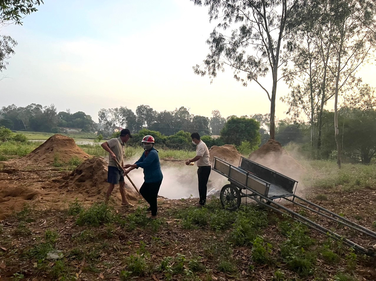 Nhiều hộ dân tiêu hủy lợn mắc dịch bệnh từ năm 2021 nhưng đến nay vẫn chưa nhận được tiền hỗ trợ tiêu hủy.