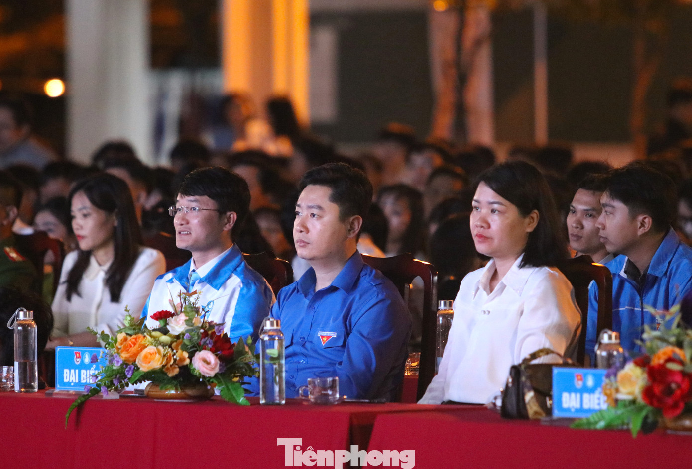 Các đại biểu tham dự chương trình. Các đại biểu tham dự chương trình.