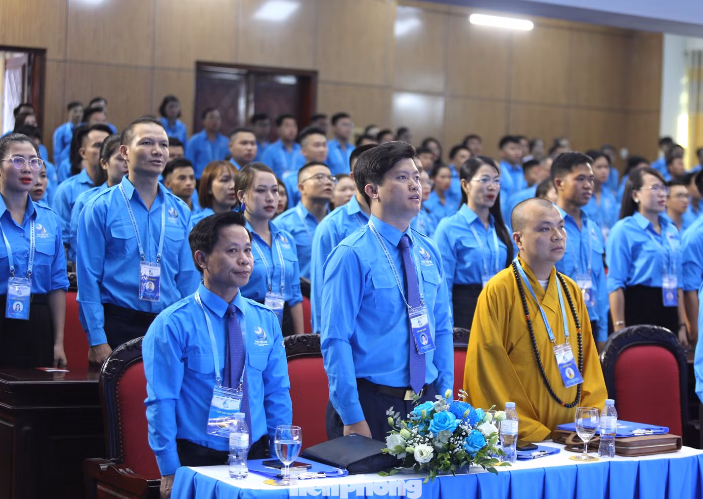 Cùng 260 đại biểu chính thức tham dự Đại hội.