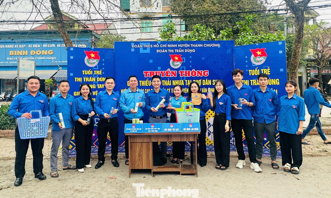 Tổ chức 68 buổi tuyên truyền người dân hạn chế sử dụng rác thải nhựa và dùng túi nilon sinh học tại chợ dân sinh. Tổ chức 68 buổi tuyên truyền người dân hạn chế sử dụng rác thải nhựa và dùng túi nilon sinh học tại chợ dân sinh.