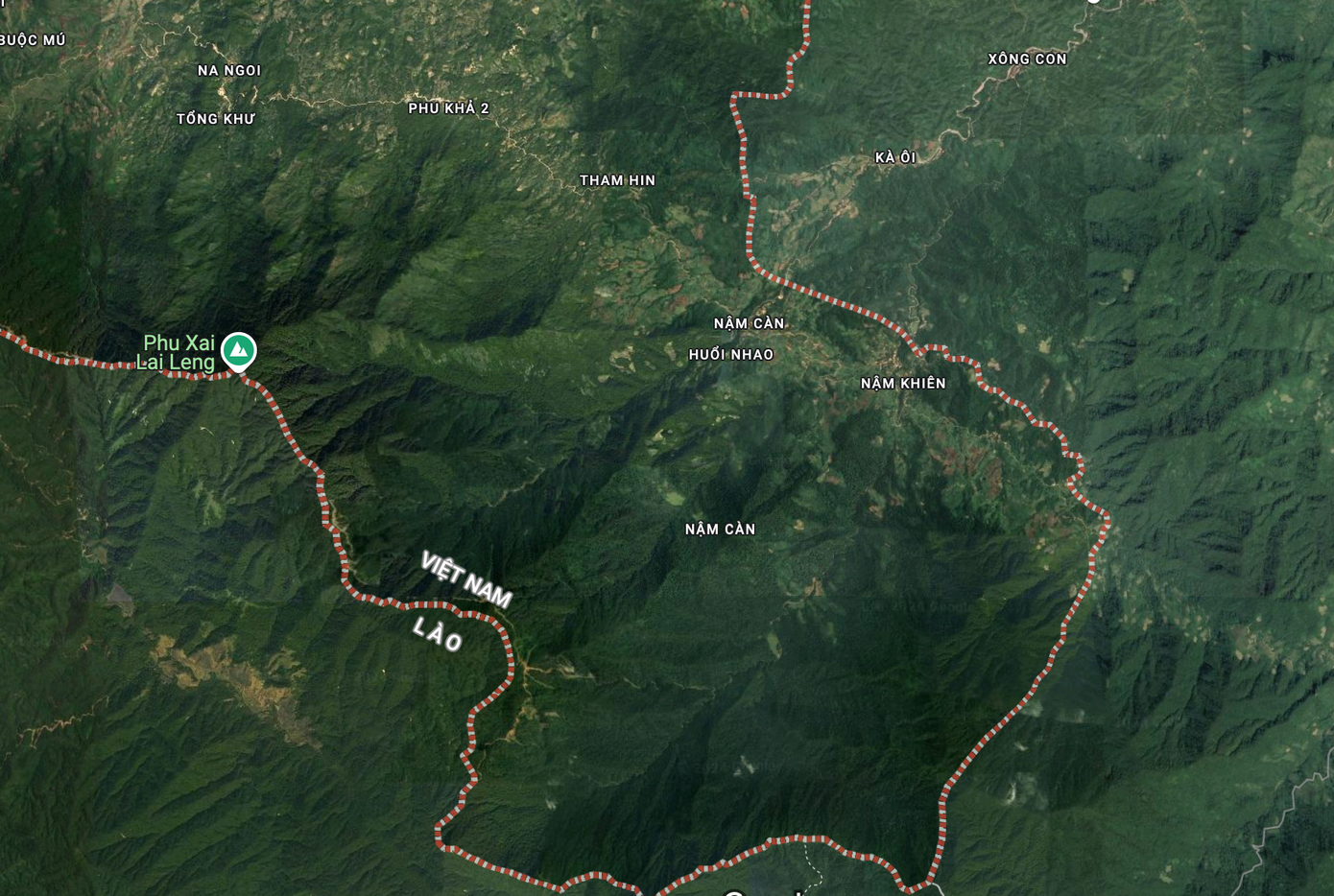 Xã Nậm Càn (huyện Kỳ Sơn, Nghệ An) cách trung tâm thành phố Vinh (Nghệ An) hơn 250km. Nguyên nhân vụ tai nạn giao thông nghiêm trọng này đang được cơ quan công an điều tra làm rõ. Xã Nậm Càn (huyện Kỳ Sơn, Nghệ An) cách trung tâm thành phố Vinh (Nghệ An) hơn 250km. Nguyên nhân vụ tai nạn giao thông nghiêm trọng này đang được cơ quan công an điều tra làm rõ.