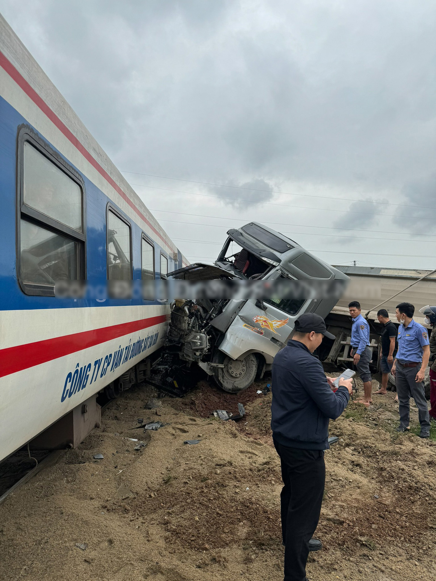 Hiện trường vụ tai nạn kinh hoàng.