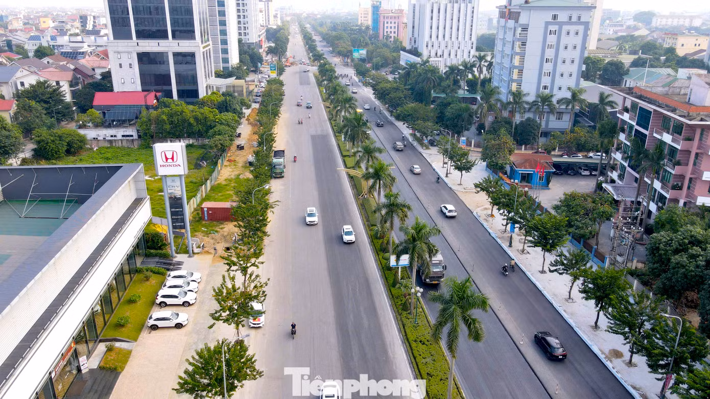 Giai đoạn 1, dự án nâng cấp đại lộ Lê Nin có mức đầu tư hơn 136 tỉ đồng triển khai trong vòng 6 tháng từ tháng 1/2024. Dự án sau đó được gia hạn vì bổ sung thêm hạng mục thi công cống hộp ngang đường, thời hạn thi công đến cuối năm 2024.