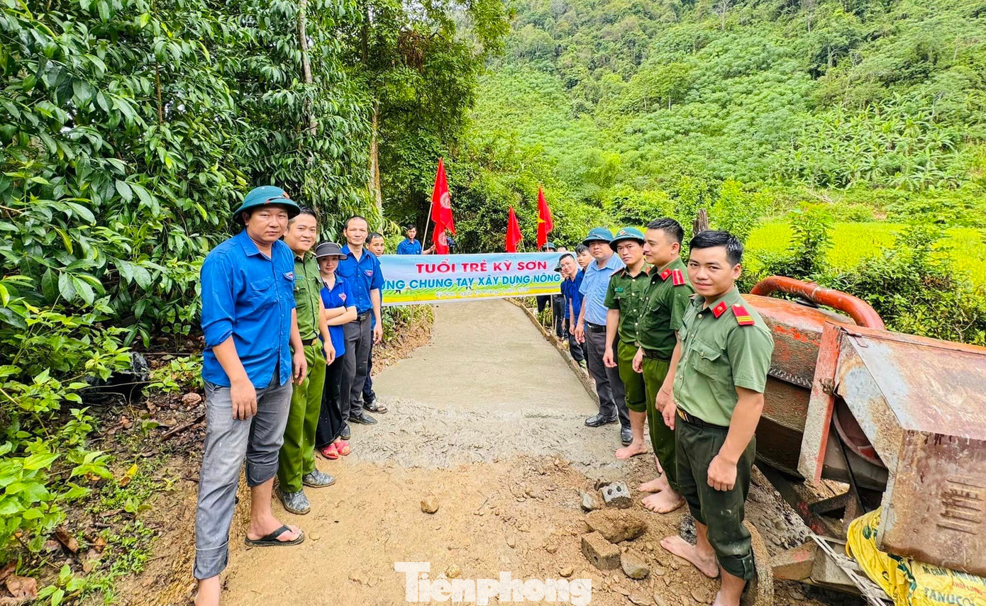 Trong đó, tập trung thành lập các đội hình tình nguyện gắn với các nhiệm vụ chính trị, nhu cầu thực tế của từng địa phương đơn vị; tập trung vào các địa bàn vùng sâu, vùng xa đặc biệt khó khăn, vùng đồng bào dân tộc thiểu số, biên giới, các xã xây dựng Nông thôn mới, các làng thanh niên lập nghiệp; thực hiện tốt chủ trương “3 liên kết” của T.Ư Đoàn gồm: liên kết lực lượng, liên kết địa bàn và liên kết cộng đồng.