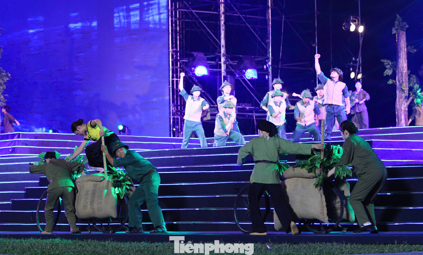 Các tiết mục trong chương trình nghệ thuật đặc biệt Hồ Chí Minh - Người là niềm tin tất thắng đã để lại nhiều ấn tượng sâu sắc.