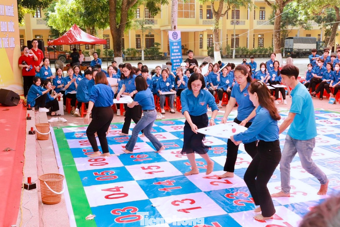 Nhiều trò chơi vui nhộn. Nhiều trò chơi vui nhộn.