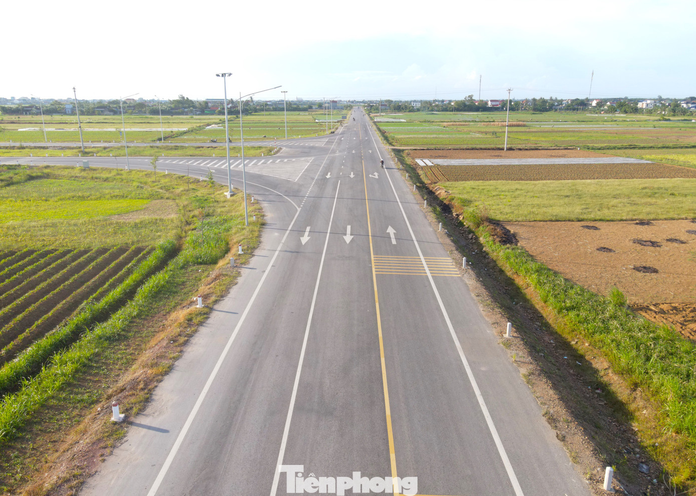 Theo hợp đồng đến tháng 2/2026 dự án mới hoàn thành. Tuy nhiên, hiện nhiều đoạn tuyến đã hoàn thành và các phương tiện có thể lưu thông đi lại. Tỉnh Nghệ An đang chỉ đạo, đốc thúc các đơn vị thi công tập trung nhân lực, phương tiện đẩy nhanh tiến độ và phấn đấu hoàn thành toàn bộ dự án vào quý III năm 2025, vượt tiến độ đề ra trước 6 tháng. Theo hợp đồng đến tháng 2/2026 dự án mới hoàn thành. Tuy nhiên, hiện nhiều đoạn tuyến đã hoàn thành và các phương tiện có thể lưu thông đi lại. Tỉnh Nghệ An đang chỉ đạo, đốc thúc các đơn vị thi công tập trung nhân lực, phương tiện đẩy nhanh tiến độ và phấn đấu hoàn thành toàn bộ dự án vào quý III năm 2025, vượt tiến độ đề ra trước 6 tháng.