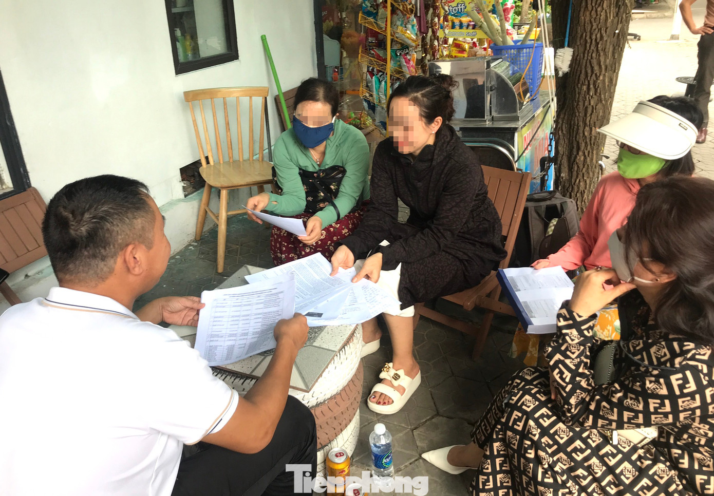 Nhiều người hiện đang trong tình cảnh "sống dở chết dở".