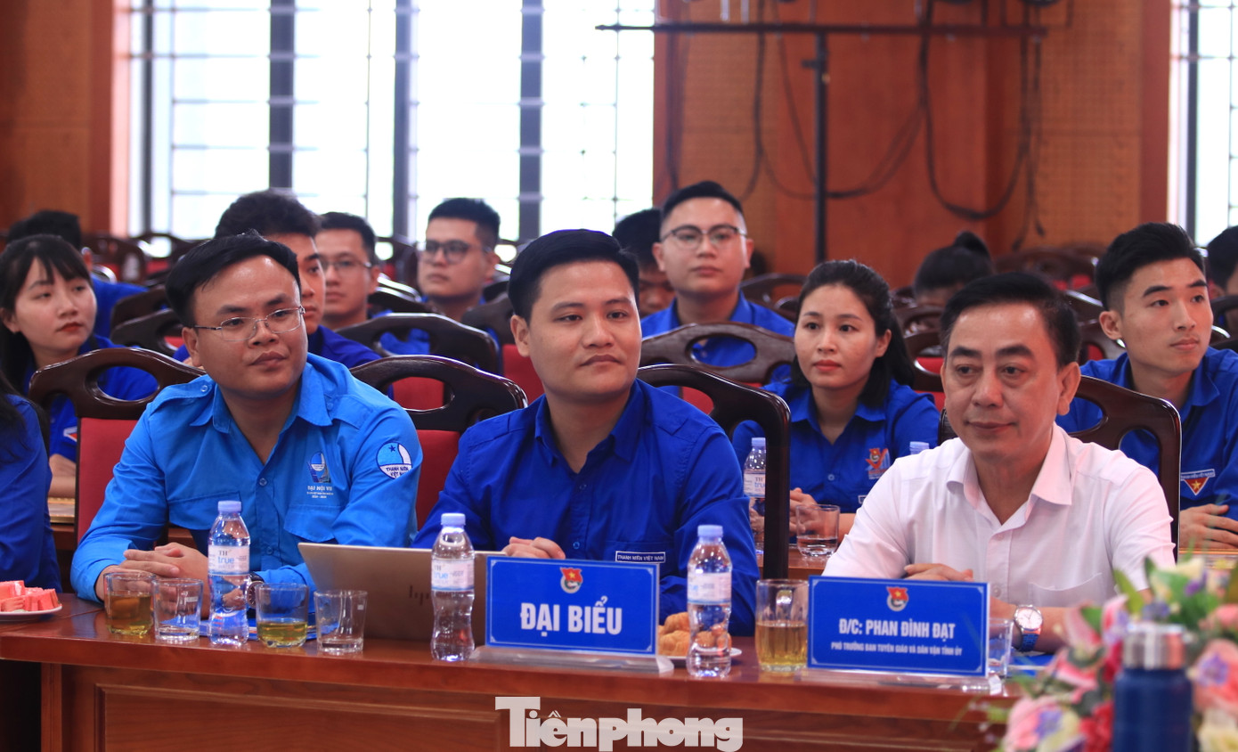 Các đại biểu tham dự hội nghị. Các đại biểu tham dự hội nghị.