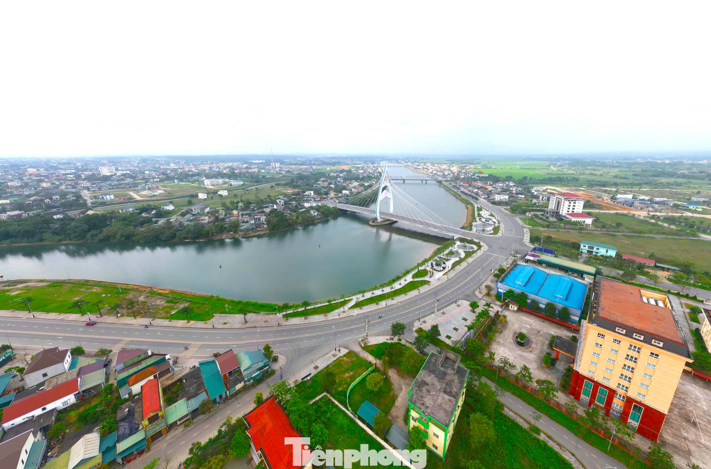 Cung đường chạy của Tiền Phong Marathon 2025 sẽ đi qua những địa danh lịch sử nổi tiếng, đi qua những cây cầu, con sông đẹp thơ mộng ở tỉnh Quảng Trị. Cung đường chạy của Tiền Phong Marathon 2025 sẽ đi qua những địa danh lịch sử nổi tiếng, đi qua những cây cầu, con sông đẹp thơ mộng ở tỉnh Quảng Trị.