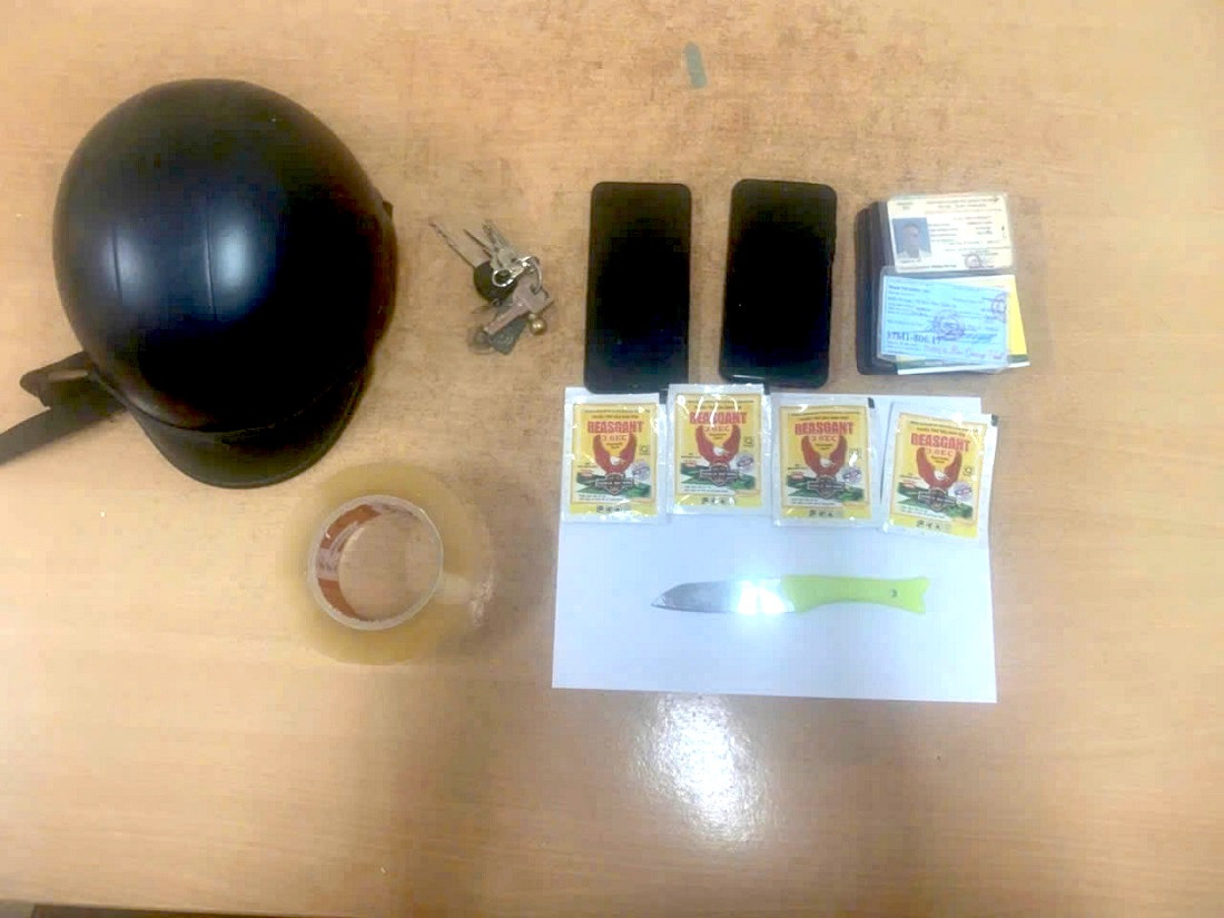 Nhật chuẩn bị 1 con dao, 4 gói thuốc trừ sâu, băng dính đến bắt cóc con của người yêu để níu kéo tình cảm.