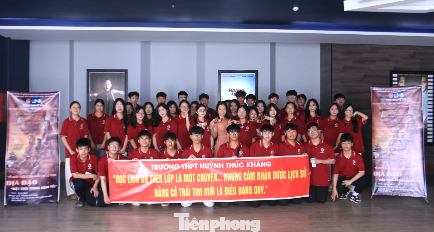 ...Rồi đến rạp xem phim để cảm nhận bằng cả trái tim mình.