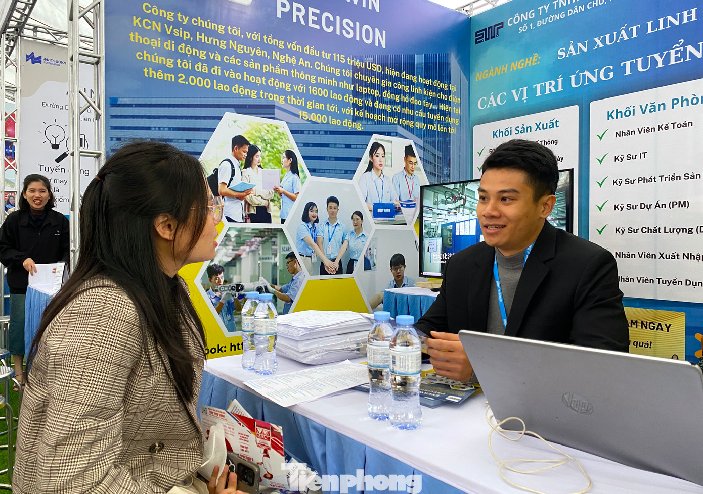 Ngày hội việc làm là sự kiện đầu tiên trong chuỗi các nhiệm vụ, giải pháp triển khai thực hiện Chỉ thị số 33 và Đề án số 40 của Ban Thường vụ Tỉnh ủy Nghệ An về “Tăng cường sự lãnh đạo của Đảng đối với công tác kết nối cung - cầu lao động, giải quyết việc làm, thu hút lao động cho các doanh nghiệp trong nước, doanh nghiệp FDI trên địa bàn tỉnh Nghệ An, giai đoạn 2025-2030.