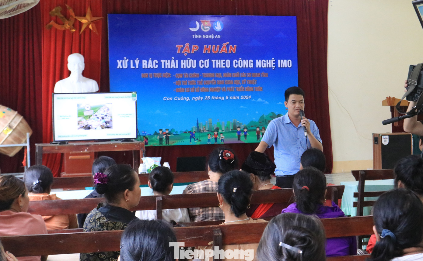 Tập huấn xử lý rác thải cho người dân trên địa bàn. Tập huấn xử lý rác thải cho người dân trên địa bàn.