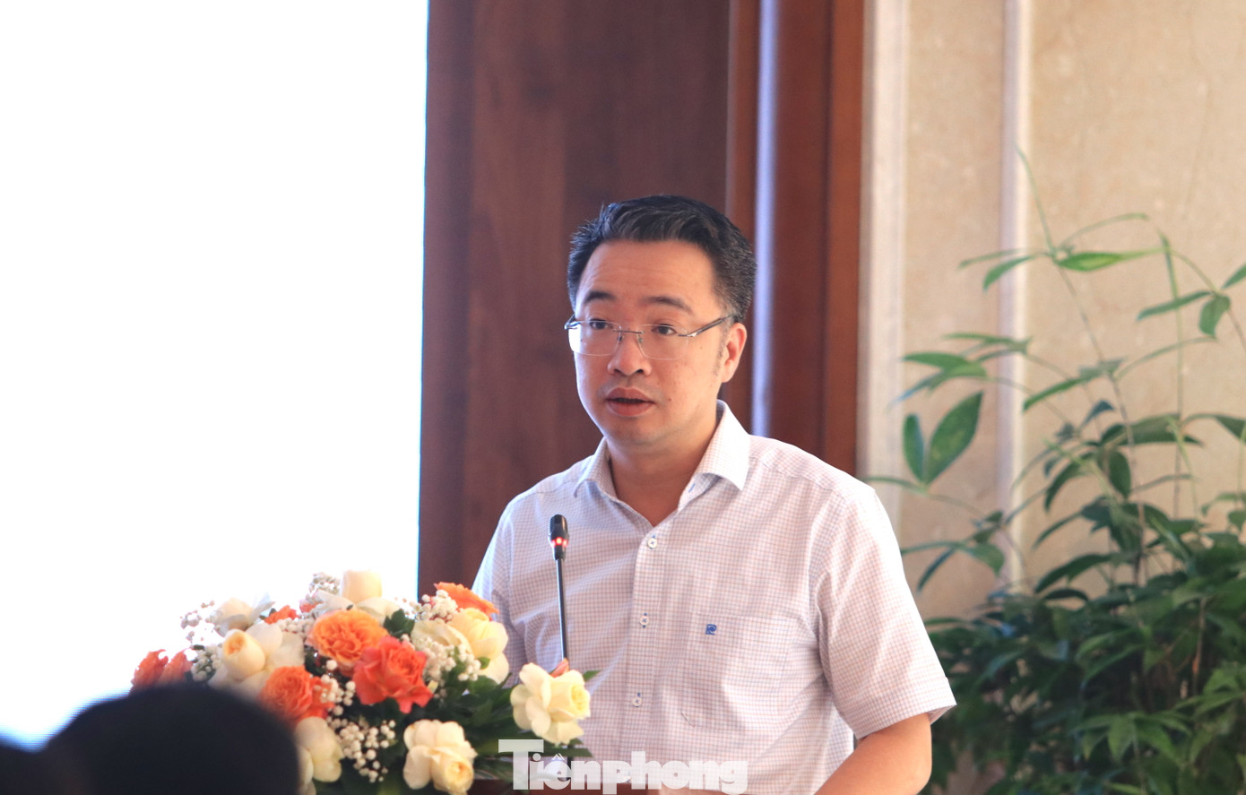 Anh Nguyễn Tường Lâm - Bí thư Ban Chấp hành T.Ư Đoàn, Chủ tịch Hội LHTN Việt Nam phát biểu khai mạc hội nghị. Anh Nguyễn Tường Lâm - Bí thư Ban Chấp hành T.Ư Đoàn, Chủ tịch Hội LHTN Việt Nam phát biểu khai mạc hội nghị.