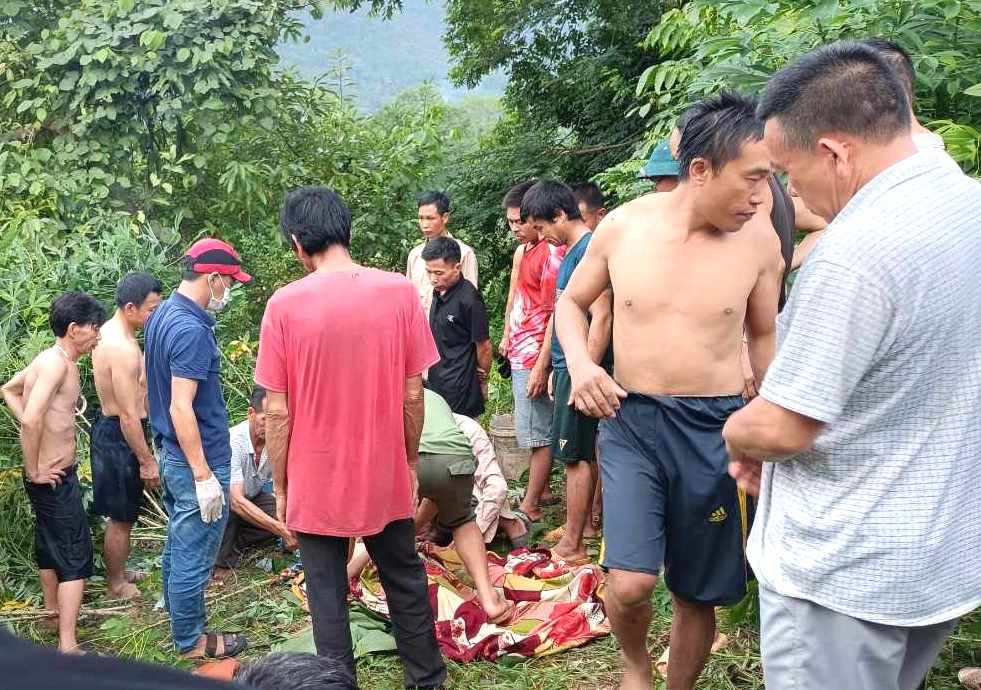 Do đoạn sông xa nhà nên khi mọi người ra, cháu N. đã tử vong.