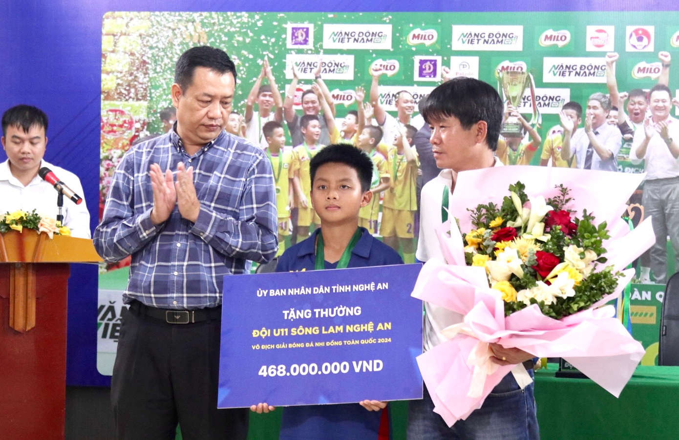 Với chức vô địch, đội U11 SLNA đã được tỉnh Nghệ An tặng thưởng 468 triệu đồng.