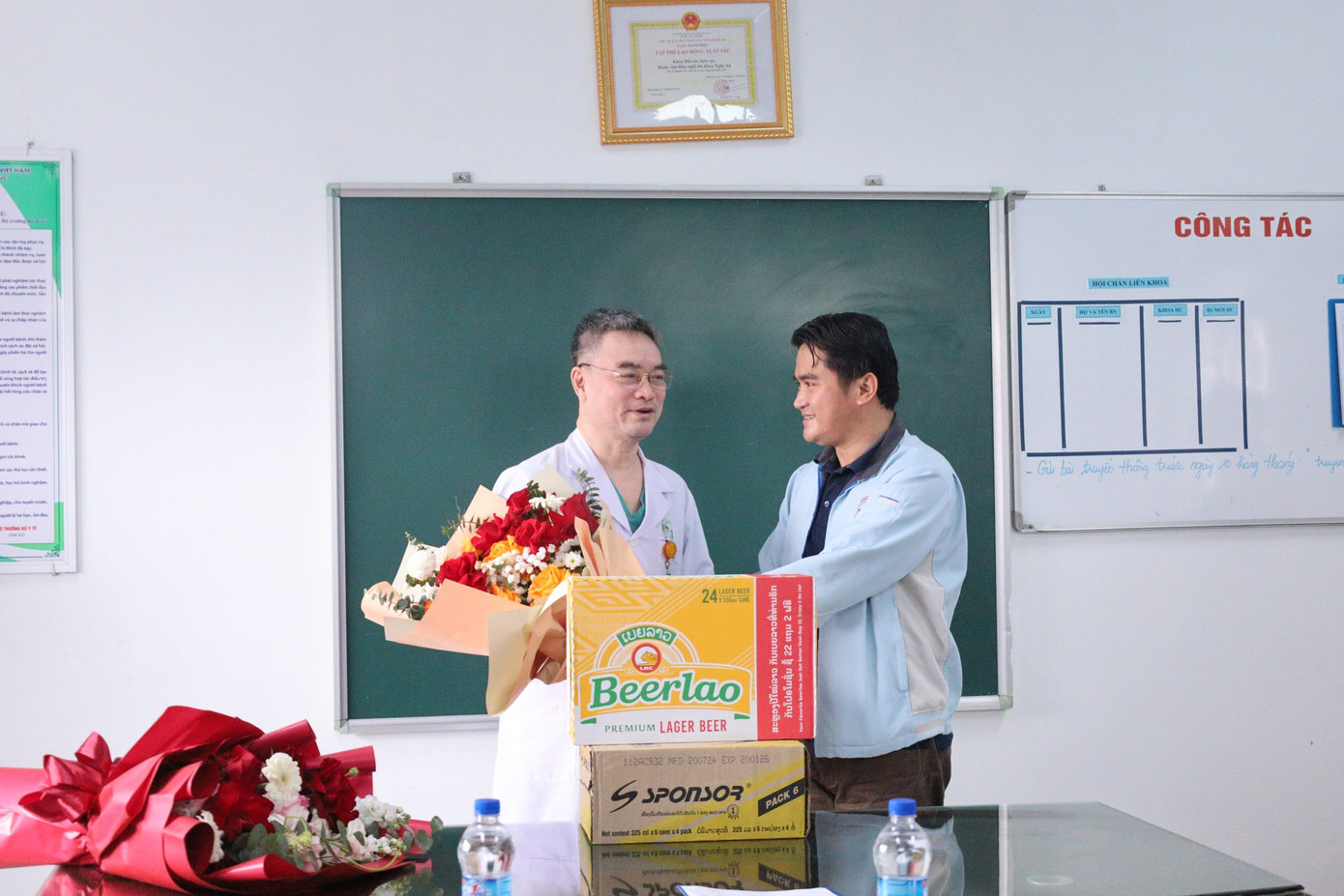 Sau 7 ngày điều trị, bệnh nhân Aloun Sack đã được cứu sống thành công.