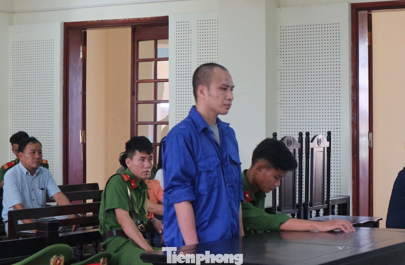 Bị cáo Nguyễn Viết Hưng tại phiên tòa.