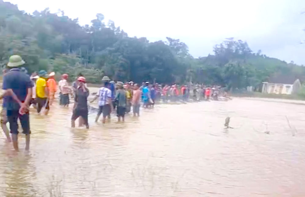 Đoạn đường ngập nước nơi xảy ra sự việc.