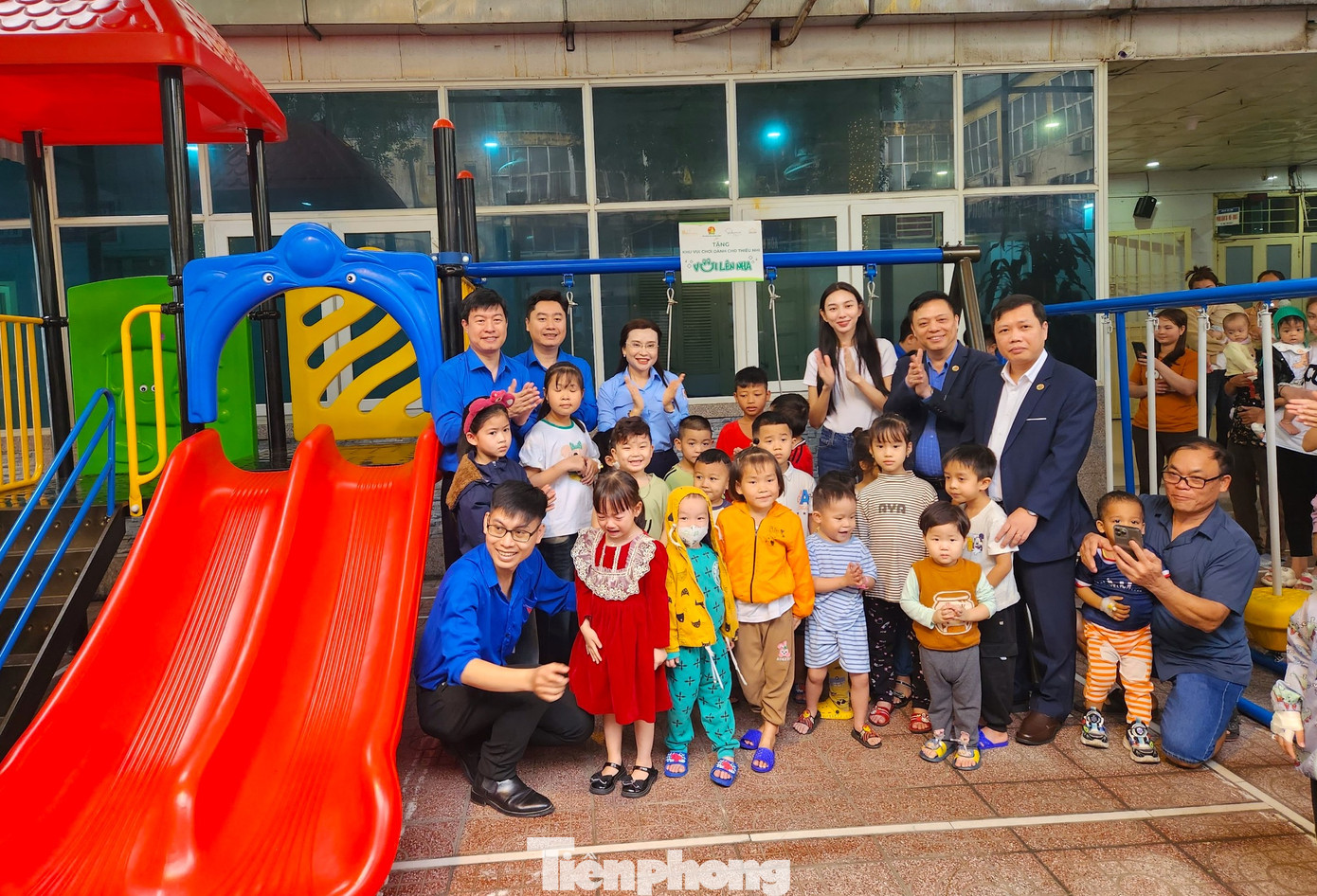 Ngày 17/3, Hội đồng Đội T.Ư đã tổ chức chuỗi chương trình trao tặng sân chơi và các hoạt động chăm lo, hỗ trợ thiếu nhi tại Bệnh viện Sản nhi Nghệ An và Trường Tiểu học Nghi Xuân (huyện Nghi Lộc, Nghệ An). Đây là một trong những hoạt động nhằm cụ thể hóa Kế hoạch của Ban Bí thư T.Ư Đoàn về việc tổ chức các hoạt động trong Tháng Thanh niên năm 2024; thiết thực chào mừng kỷ niệm 93 năm ngày thành lập Đoàn Thanh niên Cộng sản Hồ Chí Minh (26/3/1931 - 26/3/2024).