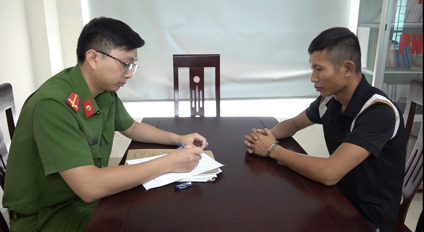 Tang vật công an thu giữ trong quá trình bắt giữ các đối tượng. Tang vật công an thu giữ trong quá trình bắt giữ các đối tượng.