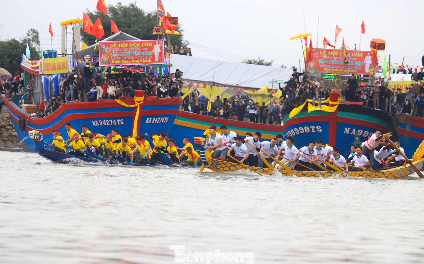 Sau 3 lượt đua, đội thuyền Quỳnh Phương 1 đã giành giải nhất cuộc thi. Giải nhì cuộc đua thuộc về đội xã Quỳnh Lập. Sau 3 lượt đua, đội thuyền Quỳnh Phương 1 đã giành giải nhất cuộc thi. Giải nhì cuộc đua thuộc về đội xã Quỳnh Lập.