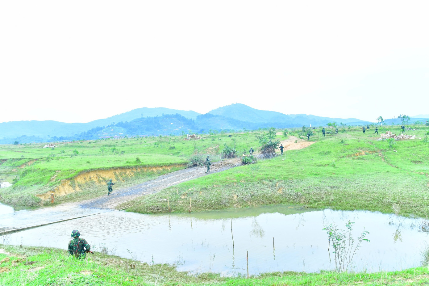 Cuộc diễn tập gồm các nội dung chuyển đơn vị vào trạng thái sẵn sàng chiến đấu; làm công tác tổ chức chiến đấu và thực hành chiến đấu thông qua các tình huống giả định; tổ chức thực hành vượt sông hành quân, trú quân chiến đấu. Cuộc diễn tập gồm các nội dung chuyển đơn vị vào trạng thái sẵn sàng chiến đấu; làm công tác tổ chức chiến đấu và thực hành chiến đấu thông qua các tình huống giả định; tổ chức thực hành vượt sông hành quân, trú quân chiến đấu.