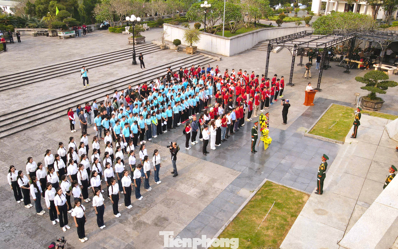 Nghĩa trang Liệt sĩ Quốc gia Đường 9 là nơi yên nghỉ của gần 11.000 Anh hùng liệt sĩ của cả nước.