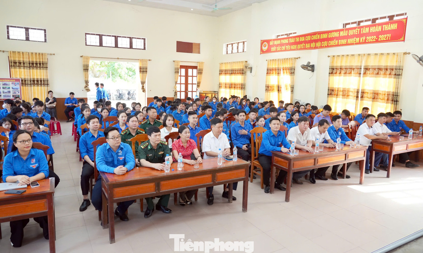 Toàn cảnh buổi ra quân Chiến dịch Kỳ nghỉ hồng năm 2025 của Đoàn Các cơ quan Đảng tỉnh Nghệ An.