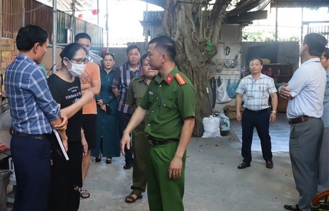 Quá trình kiểm tra, đoàn làm việc bị người nhà ông Q. ngăn cản, chống đối.