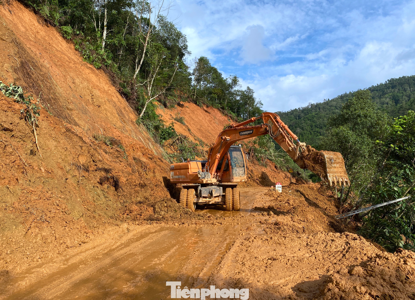 Đến ngày 12/9, cơ quan chức năng đã tìm thấy 15 thi thể gặp nạn tại bản Lũng Lỳ và Khuổi Ngọa. Hiện lực lượng chức năng đang tiếp tục tìm kiếm các nạn nhân.