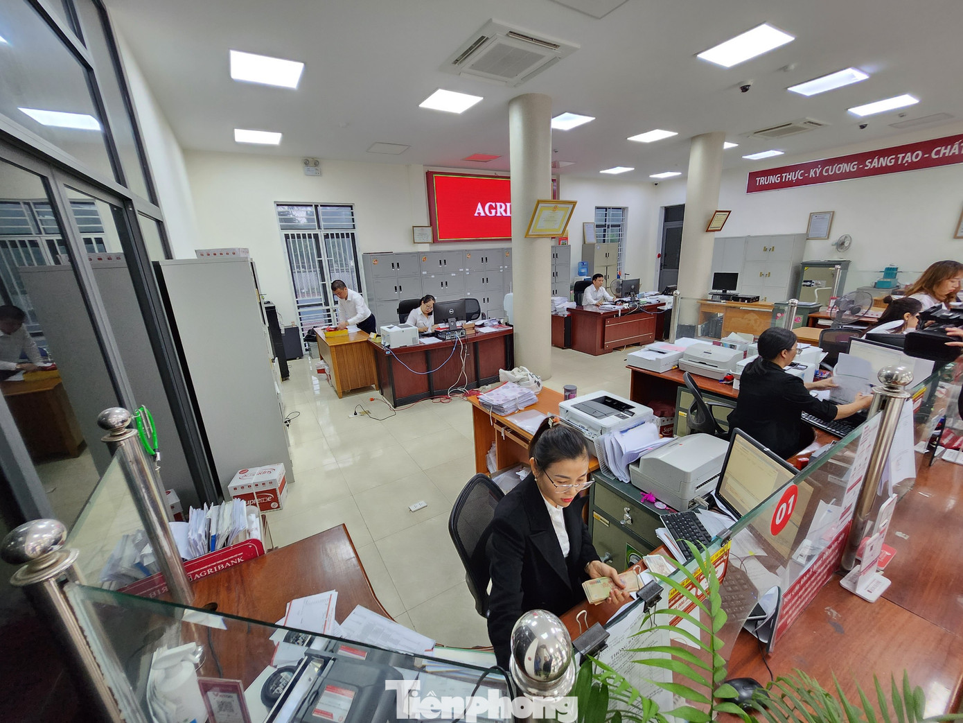 Khu vực quầy giao dịch ngân hàng nơi xảy ra sự việc.