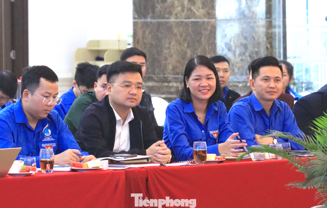 Đại biểu tham dự Hội nghị.