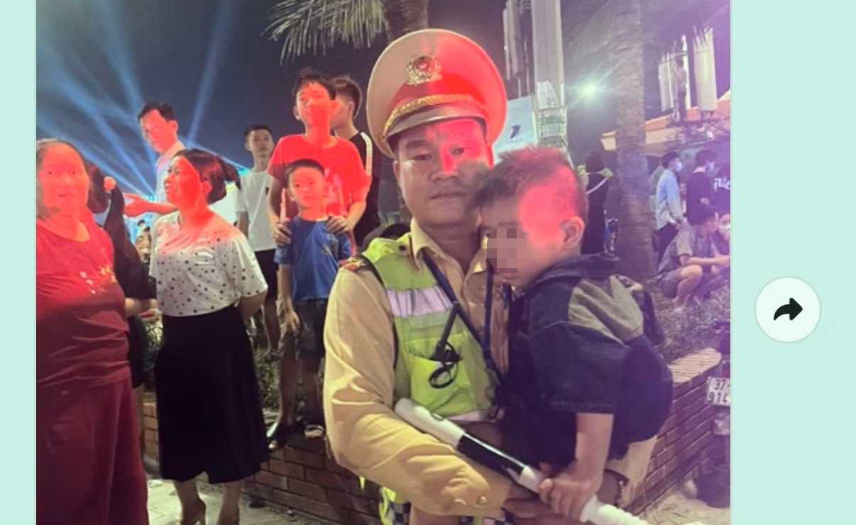 Lực lượng CSGT, Công an tiếp nhận các cháu bé bị lạc và tìm cách liên lạc với gia đình cháu bé đang thất lạc. Lực lượng CSGT, Công an tiếp nhận các cháu bé bị lạc và tìm cách liên lạc với gia đình cháu bé đang thất lạc.