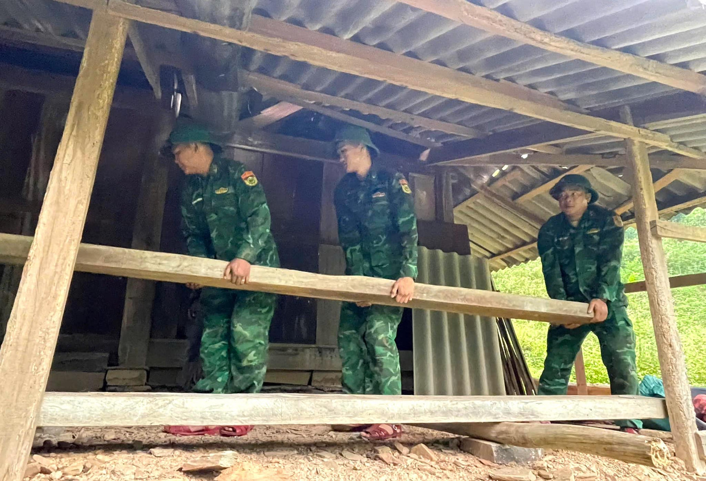 Hiện công tác di dời nhà, tài sản của người dân đang tiếp tục được triển khai. Hiện công tác di dời nhà, tài sản của người dân đang tiếp tục được triển khai.