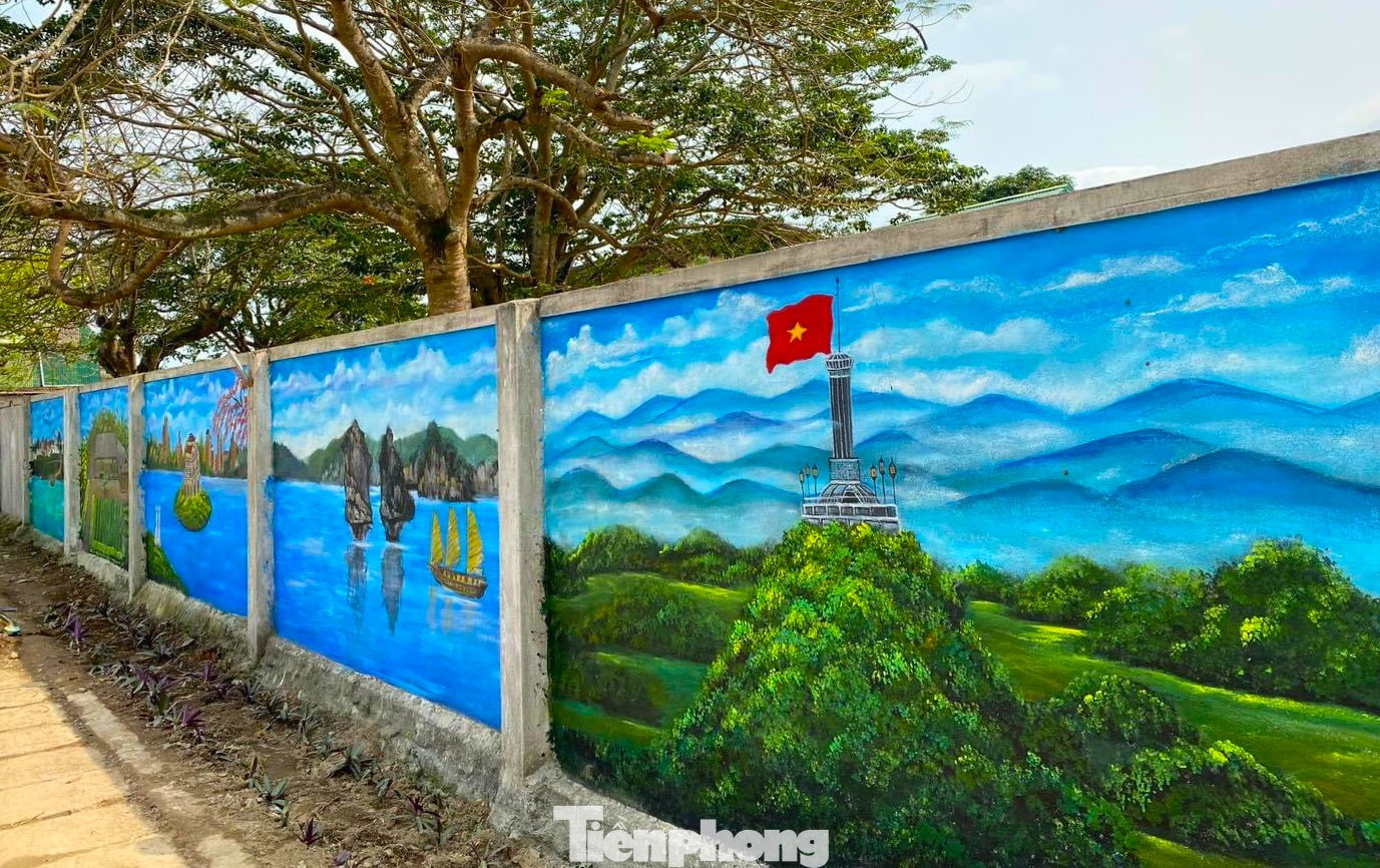 Hiện lực lượng đoàn viên thanh niên đã vẽ được 6 trên tổng số 18 bức tranh.