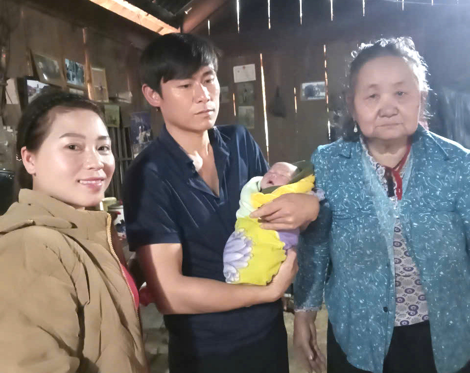 Hiện sản phụ và cháu bé đã được đưa về nhà để chăm sóc sức khỏe sau sinh.