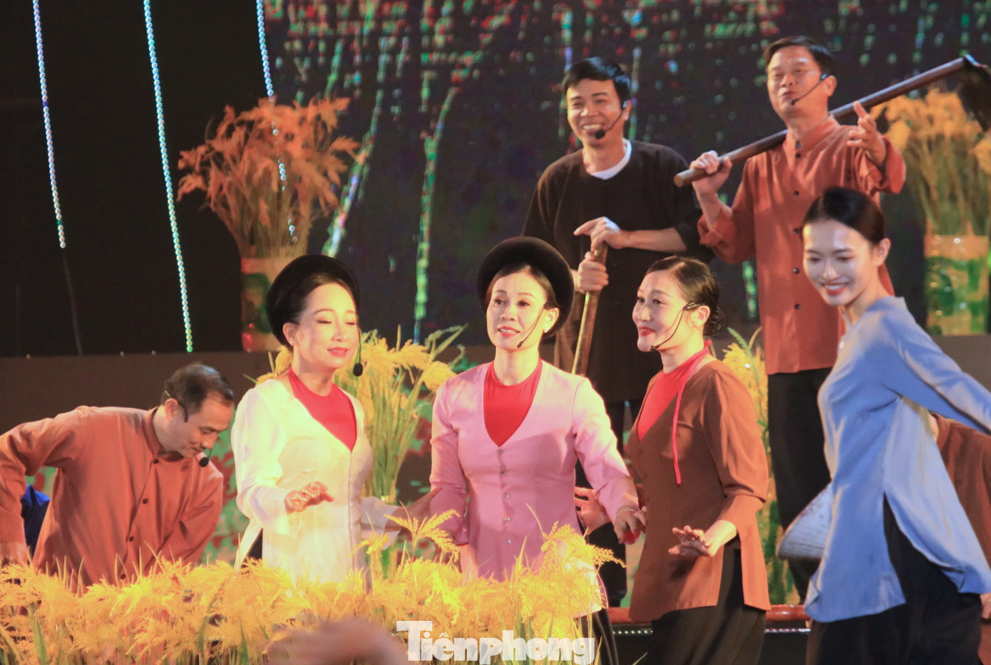 Ngay sau lễ kỷ niệm là chương trình nghệ thuật Ví Giặm hồn quê toả sáng với 3 chương: Hồn quê, Ví, Giặm nuôi lớn những anh tài, Hội tụ và tỏa sáng.