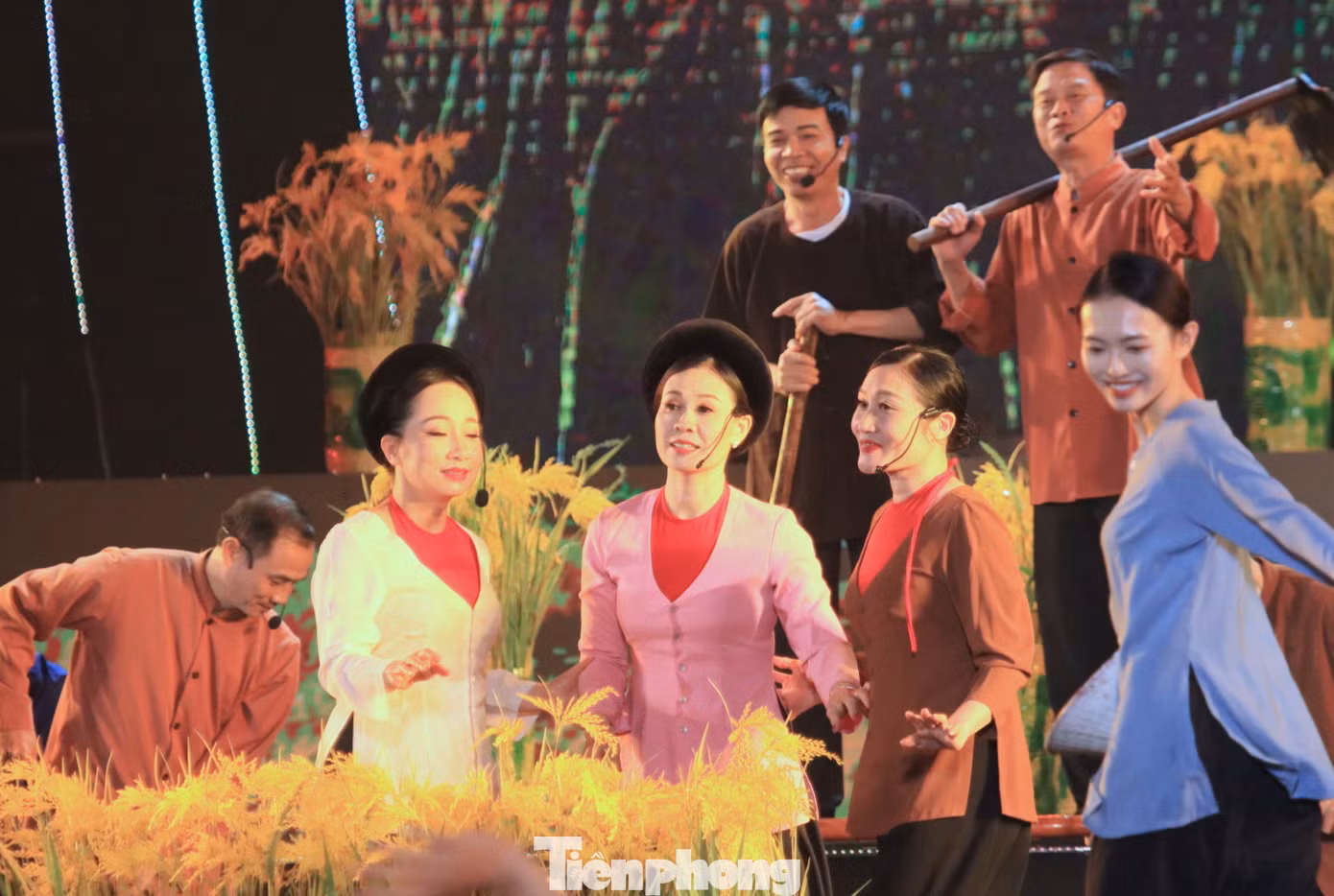 Ngay sau lễ kỷ niệm là chương trình nghệ thuật Ví Giặm hồn quê toả sáng với 3 chương: Hồn quê, Ví, Giặm nuôi lớn những anh tài, Hội tụ và tỏa sáng.