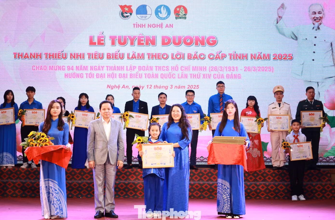 Tại chương trình, ban tổ chức đã tuyên dương 52 thanh thiếu nhi tiêu biểu làm theo lời Bác.