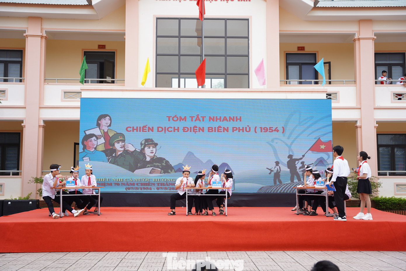 Các em học sinh tham gia hội thi “Tìm hiểu chiến thắng lịch sử Điện Biên Phủ” với nhiều thông tin bổ ích, ý nghĩa. Các em học sinh tham gia hội thi “Tìm hiểu chiến thắng lịch sử Điện Biên Phủ” với nhiều thông tin bổ ích, ý nghĩa.