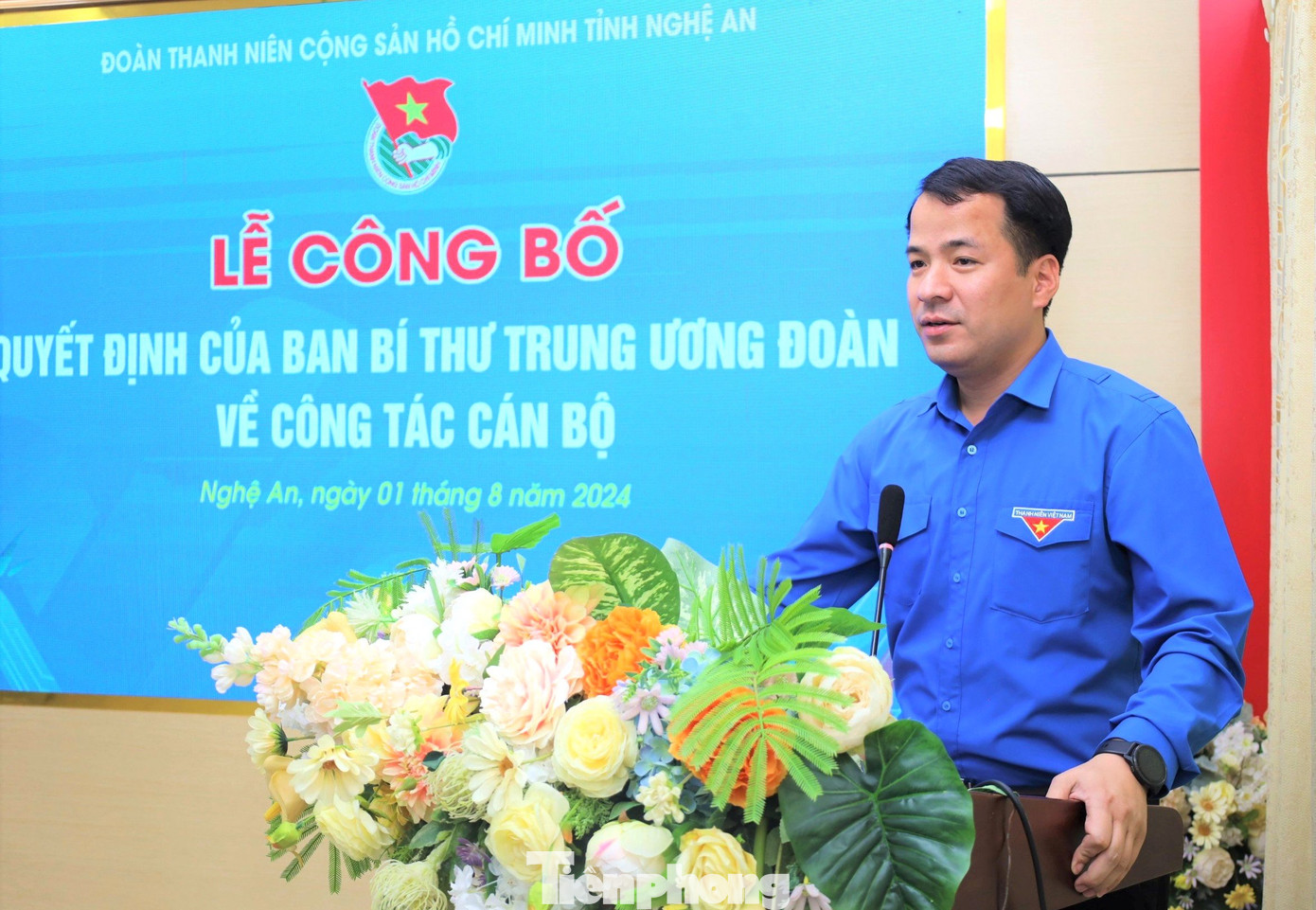 Anh Ngô Văn Cương phát biểu chỉ đạo, giao nhiệm vụ cho tân Bí thư Tỉnh Đoàn Nghệ An.