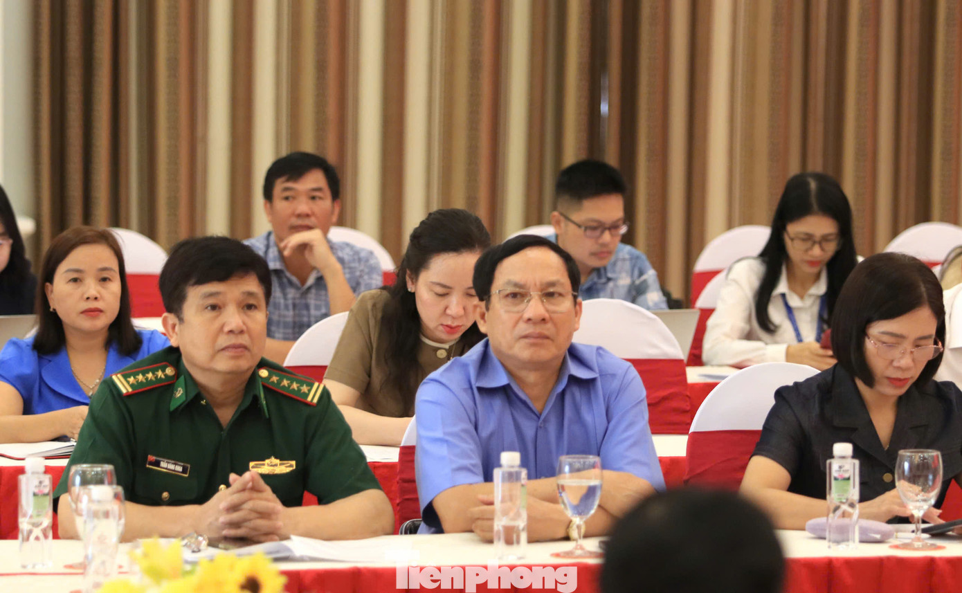 Các đại biểu tham gia hội thảo. Các đại biểu tham gia hội thảo.