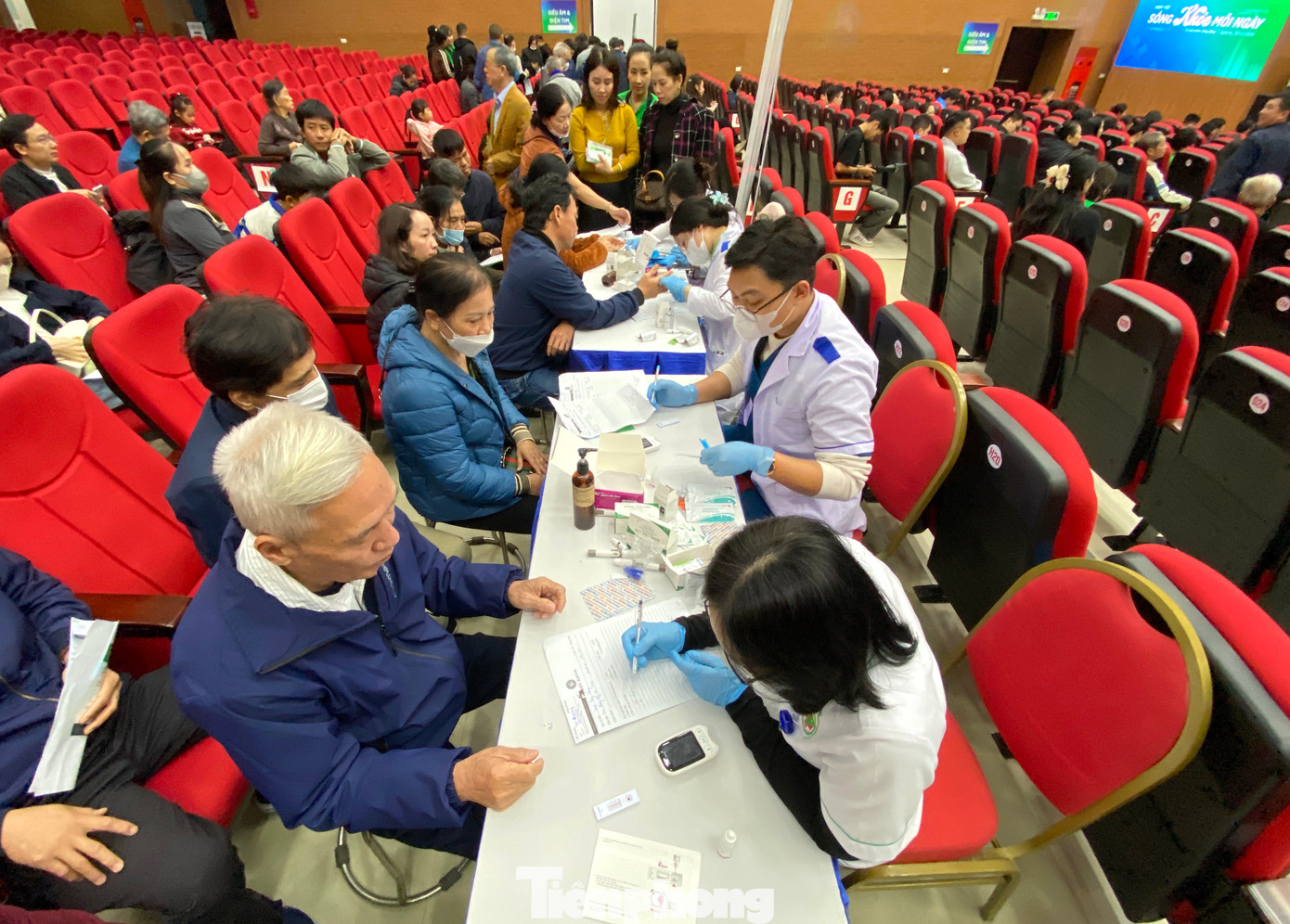 Được biết, đây là ngày hội thứ 3 trong chuỗi hoạt động Ngày hội Sống khỏe mỗi ngày. Dự kiến trong 2 tháng 11 và 12, hơn 10.000 người dân trên cả nước sẽ được khám sức khỏe và tham gia các hoạt động tăng cường nhận thức, bảo vệ sức khỏe.