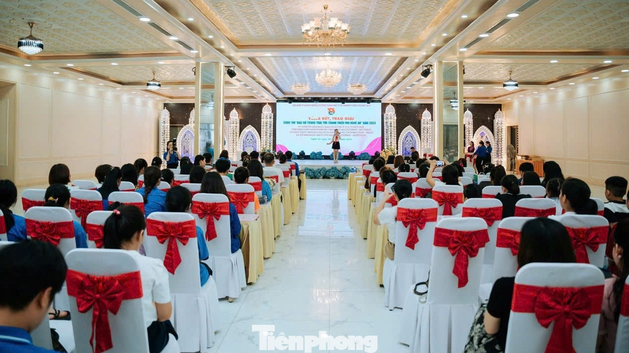 Toàn cảnh buổi tổng kết, trao giải Cuộc thi "Bác Hồ trong trái tim thanh thiếu nhi Nghệ An" năm 2024.